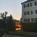 Wohnen Im Wasserschloss Sandizell Gæstehus