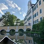 Wohnen Im Wasserschloss Sandizell Schrobenhausen