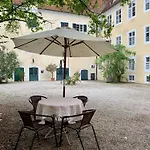 Wohnen Im Wasserschloss Sandizell Schrobenhausen