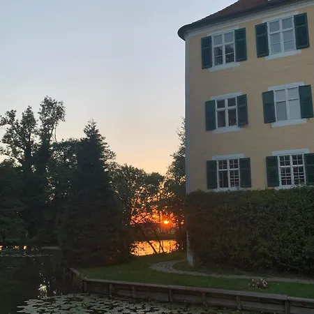Wohnen Im Wasserschloss Sandizell Maison d'hôtes